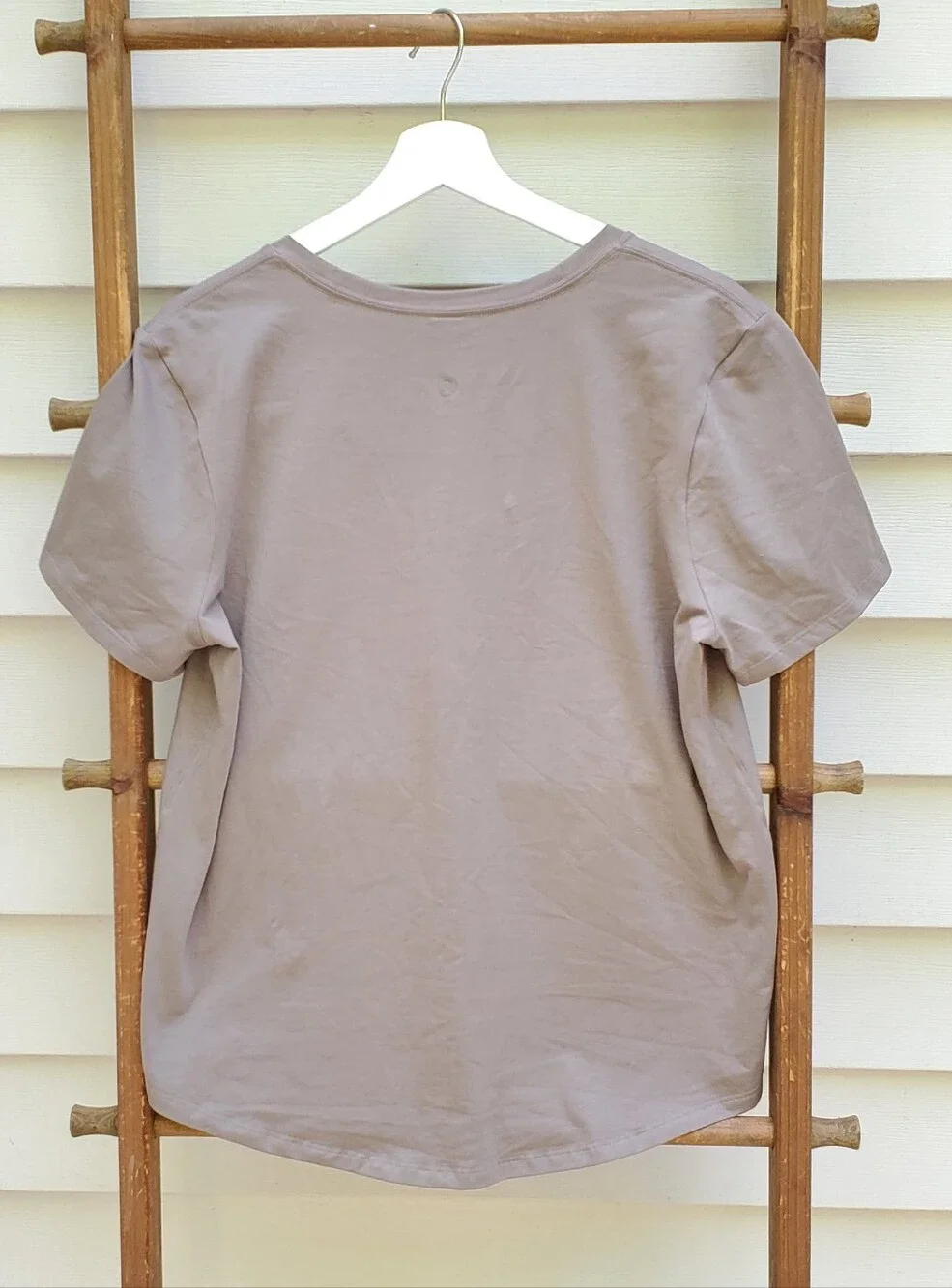 Lululemon Love V-Neck T-Shirt Size 10